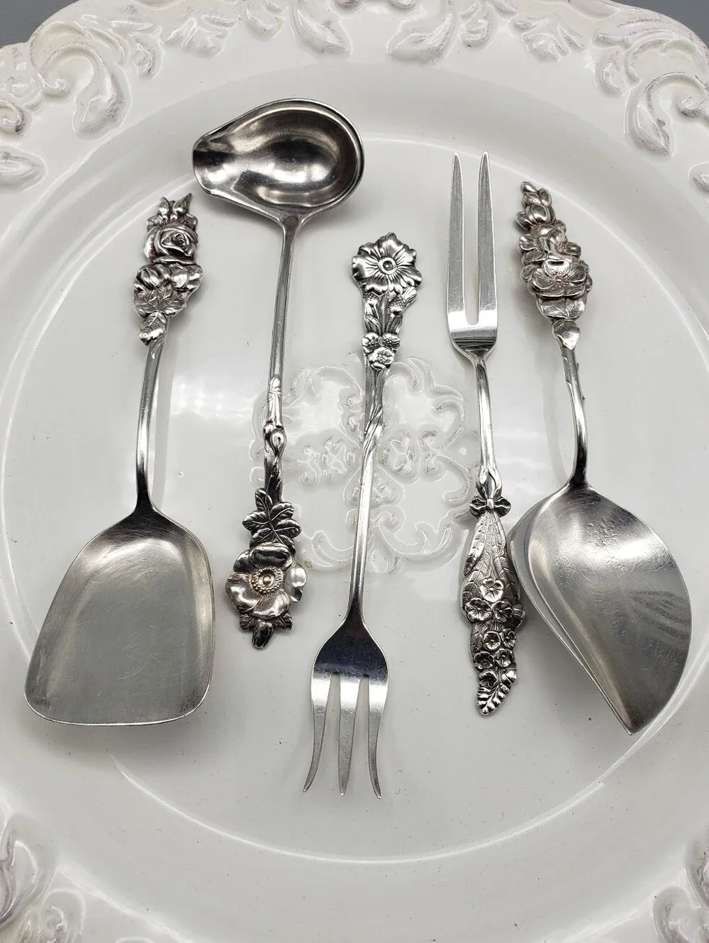 Reed & Barton 5p Vintage COMPLETE Set Utensils Silverplate - Harlequin Floral